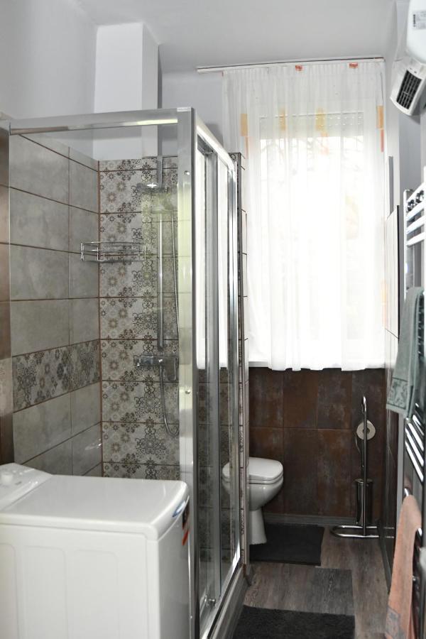 Habos Isler Apartman 16 Сольнок Экстерьер фото